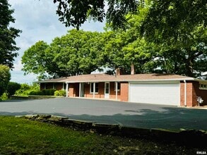 4640 5th Ave in Moline, IL - Building Photo - Building Photo