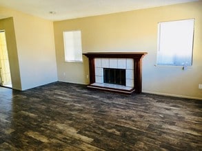 37007 Pond Ave in Palmdale, CA - Building Photo - Building Photo