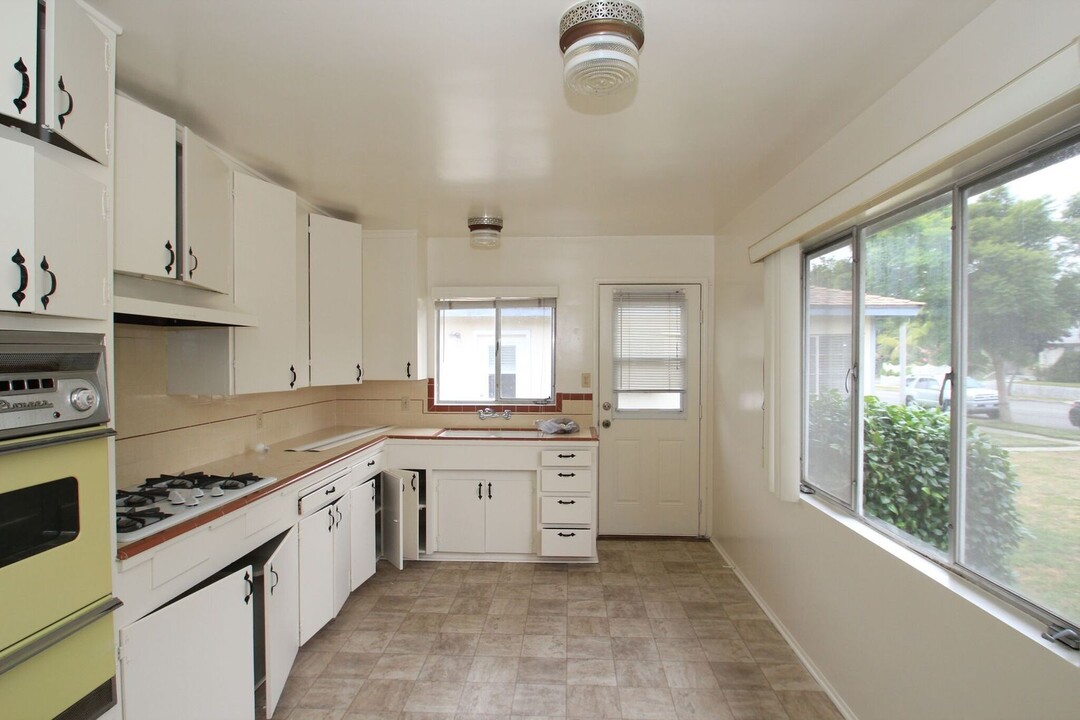 3438 San Luis St in Ventura, CA - Foto de edificio