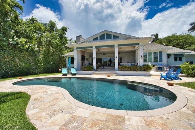 property at 2201 Beacon Ln