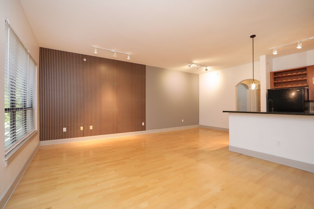 1901 Post Oak Blvd in Houston, TX - Building Photo