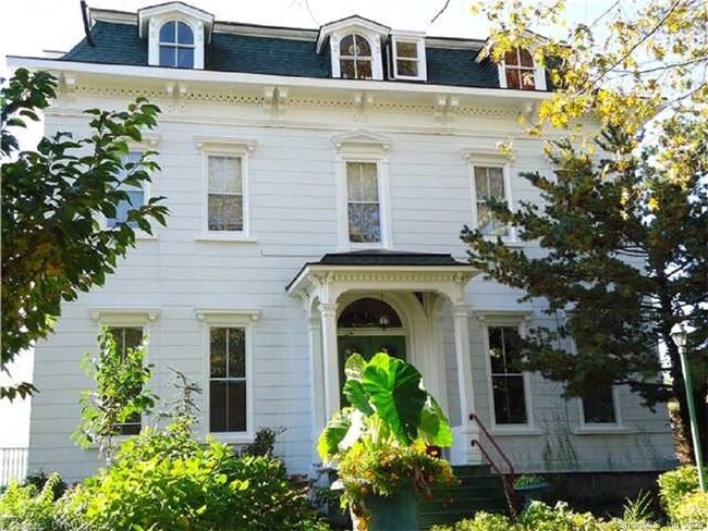 40 Franklin St-Unit -9 in New London, CT - Foto de edificio - Building Photo