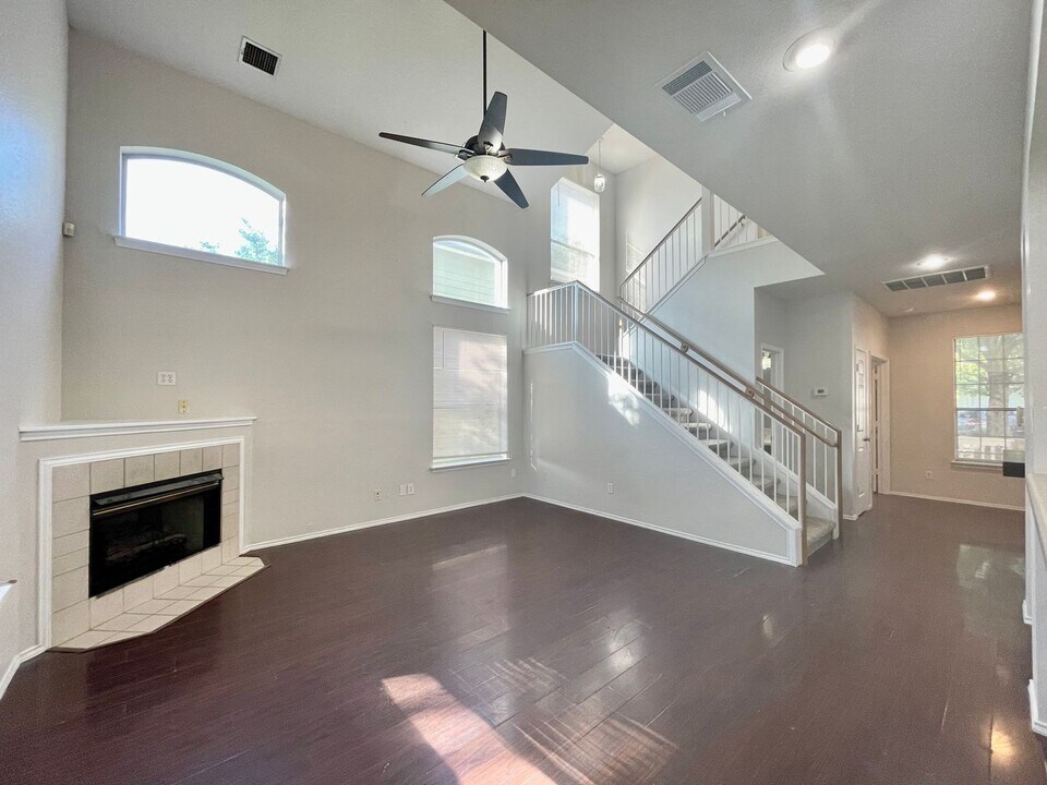4682 Mather in Kyle, TX - Building Photo