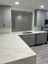 671 NW 23rd Terrace in Pompano Beach, FL - Building Photo - Building Photo