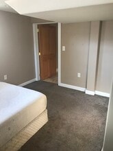 128 W Chestnut St, Unit Basement apartment in Junction City, KS - Building Photo - Building Photo