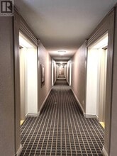 135 Hillcrest Ave in Mississauga, ON - Building Photo - Building Photo