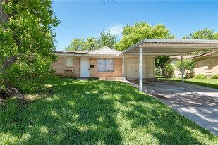 2045 Avis Cir in Mesquite, TX - Building Photo