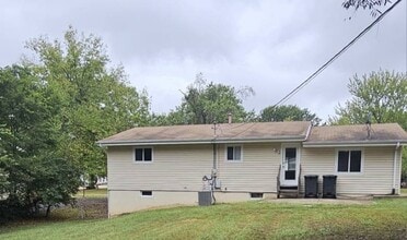 1170 Karon Dr in St. Charles, MO - Building Photo - Building Photo