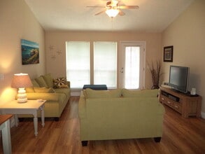 208 Tennessee Dr in Mexico Beach, FL - Foto de edificio - Building Photo