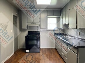 305 E Douglas Dr in Midwest City, OK - Building Photo - Building Photo
