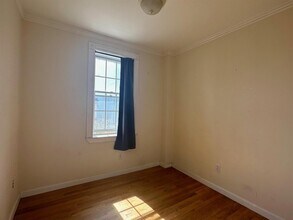 14 Quincy St, Unit 2 in Medford, MA - Foto de edificio - Building Photo