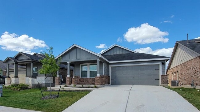 319 Alamito Ave in Kyle, TX - Building Photo - Building Photo