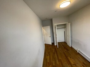 19 Malta St in New York, NY - Building Photo - Building Photo