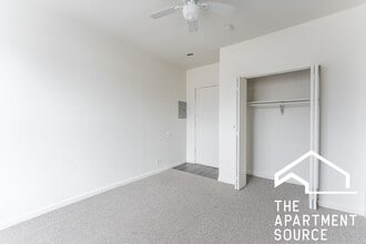 3957 W Irving Park Rd in Chicago, IL - Building Photo - Building Photo