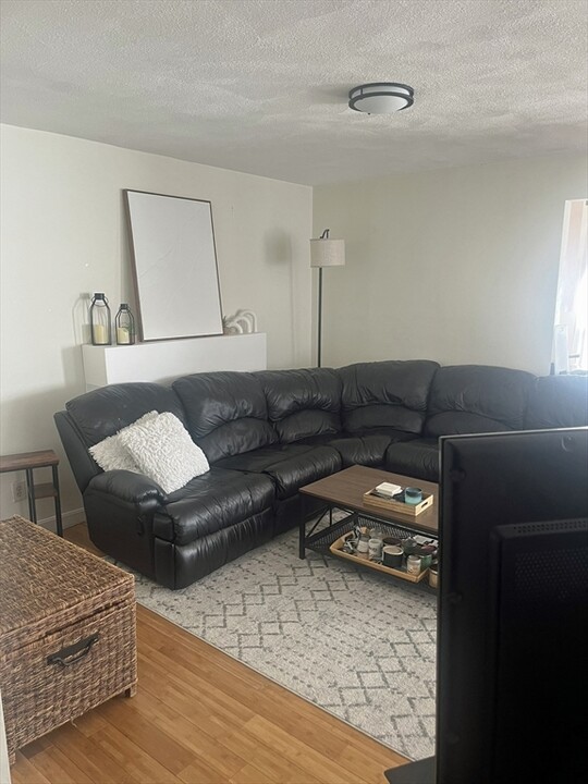 135 Walnut St in Somerville, MA - Building Photo