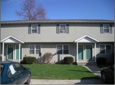 221-227 S Elm St in Orrville, OH - Building Photo