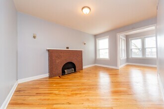 1127 N Christiana Ave-Unit -2 in Chicago, IL - Foto de edificio - Building Photo