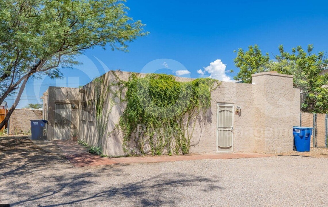 333 E Adams St in Tucson, AZ - Building Photo