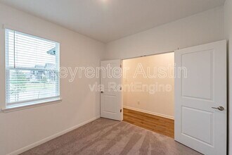 210 Flowers Ave in Hutto, TX - Building Photo - Building Photo