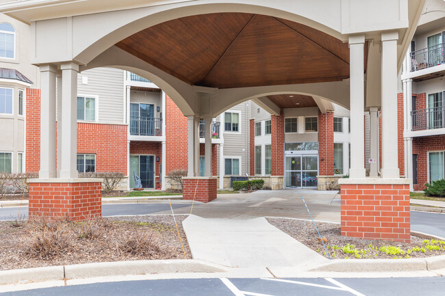 Capitol Hill Senior Apartments in Brookfield, WI - Building Photo - Building Photo