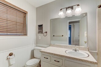 1009 Lotus Ave in Midwest City, OK - Building Photo - Building Photo