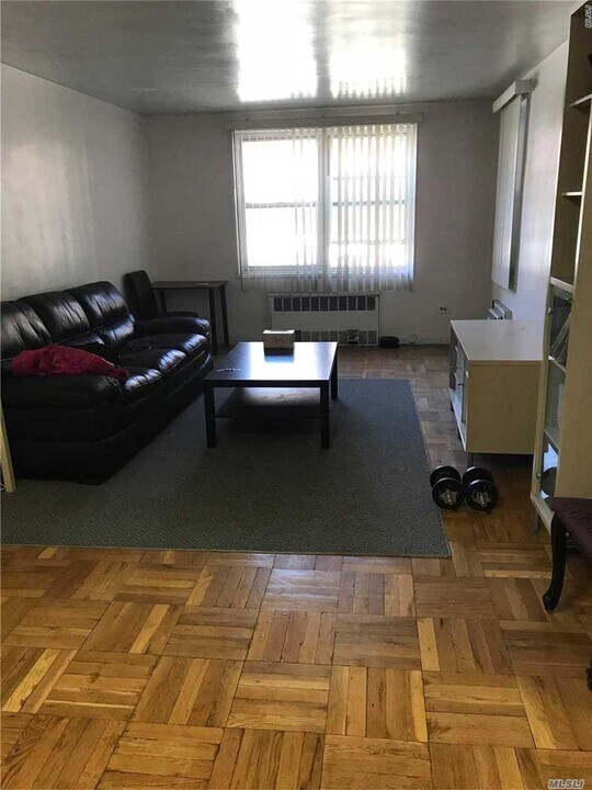143-43 41st Ave in Queens, NY - Building Photo