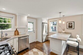 51 Chapel St, Unit 1 in Norwood, MA - Building Photo - Building Photo