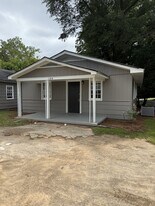 100 Oak Ln in Lagrange, GA - Building Photo