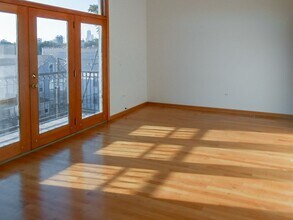 2535 N Southport Ave, Unit 4S in Chicago, IL - Building Photo - Building Photo