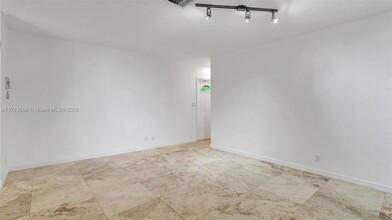 1348 Holly Heights Dr in Fort Lauderdale, FL - Building Photo - Building Photo