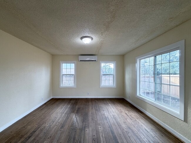 960 Clark St in Eugene, OR - Building Photo - Building Photo