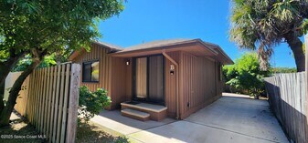 1580 S Atlantic Ave in Cocoa Beach, FL - Building Photo