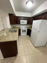 5530 NW 61st St in Coconut Creek, FL - Building Photo