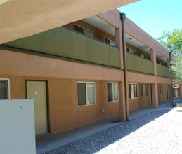 Courtyard Apartments in Albuquerque, NM - Building Photo - Building Photo