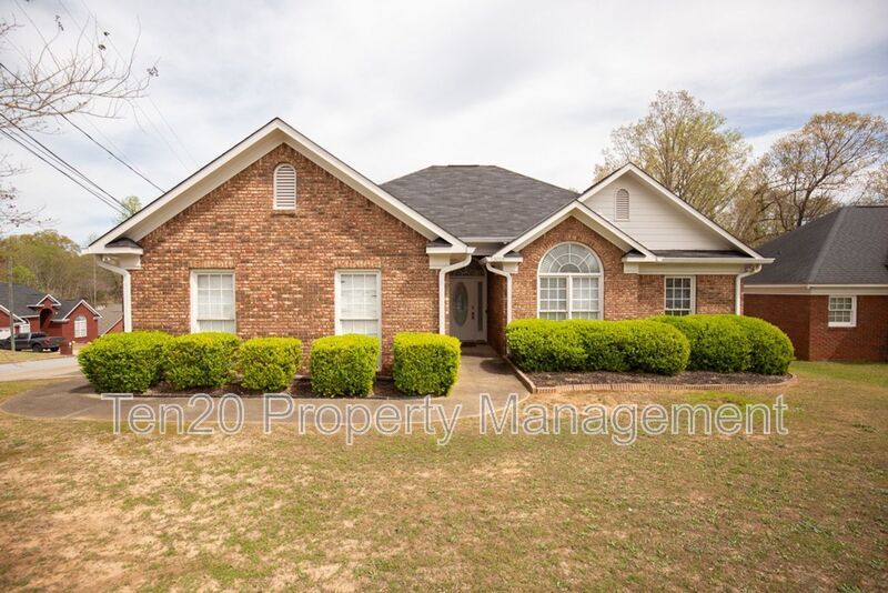 5018 Briarwood Ct in Phenix City, AL - Building Photo