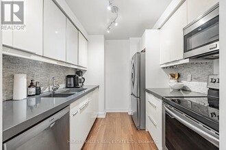 5-915 Rosehill Ave in Toronto, ON - Building Photo - Building Photo