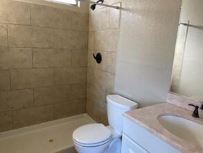 700 Lacross Ct in Modesto, CA - Building Photo - Building Photo