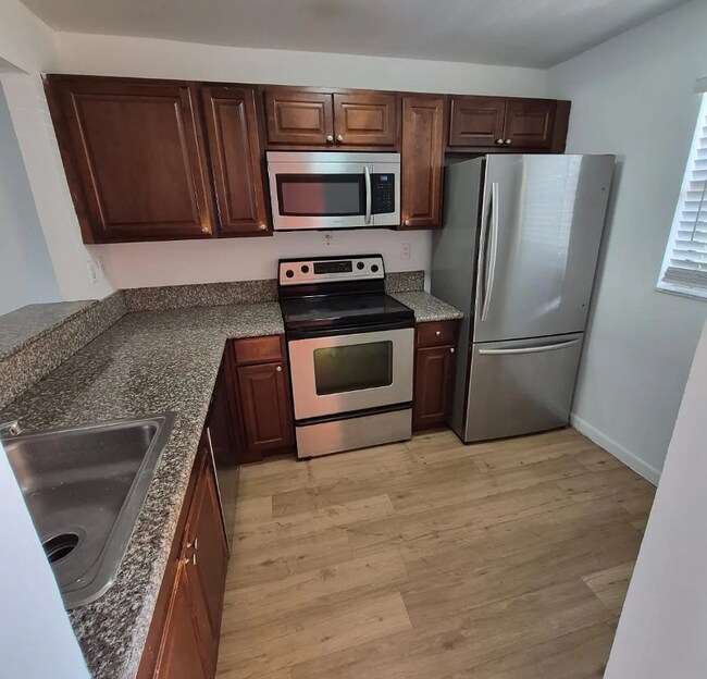 3399 Foxcroft Rd in Miramar, FL - Foto de edificio - Building Photo