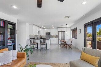 1218 E Clarendon Ave in Phoenix, AZ - Building Photo - Building Photo