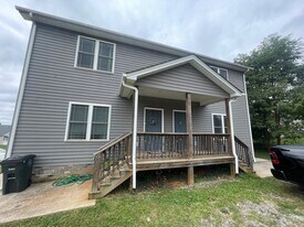 2601 B Old Forest Rd in Lynchburg, VA - Building Photo