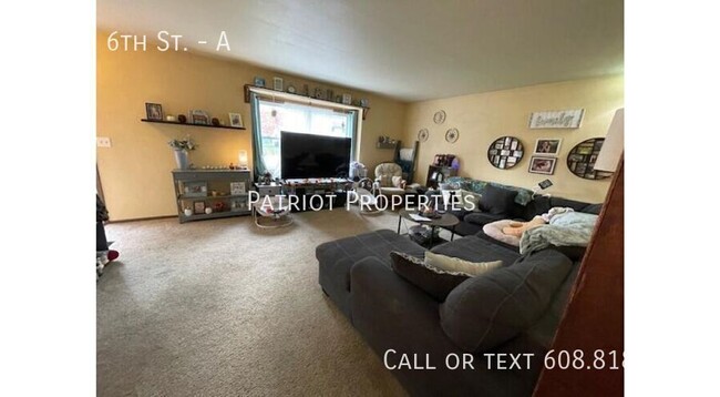 412 N 6th St-Unit -A in Waterford, WI - Foto de edificio - Building Photo