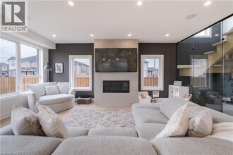 81 Homestead Way in Thorold, ON - Building Photo - Building Photo
