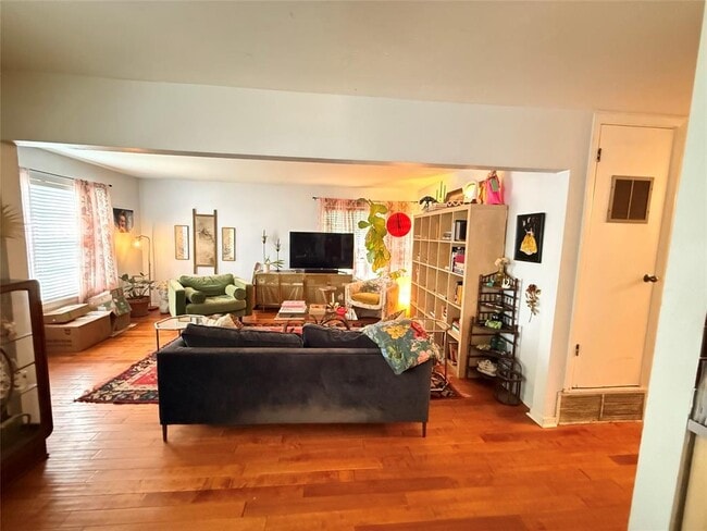 1205 Fieldcrest Dr in Austin, TX - Building Photo - Building Photo