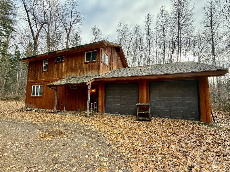 1611 N Fork Rd in Columbia Falls, MT - Foto de edificio