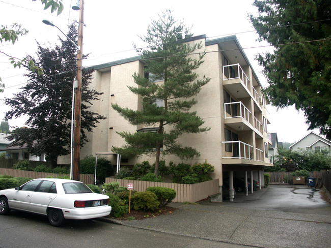 Ravenna Place Condominiums in Seattle, WA - Foto de edificio - Building Photo