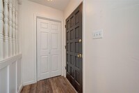 2220 Shadowdale Dr in Houston, TX - Building Photo - Building Photo