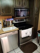 8301 Sands Point Blvd in Tamarac, FL - Building Photo - Building Photo