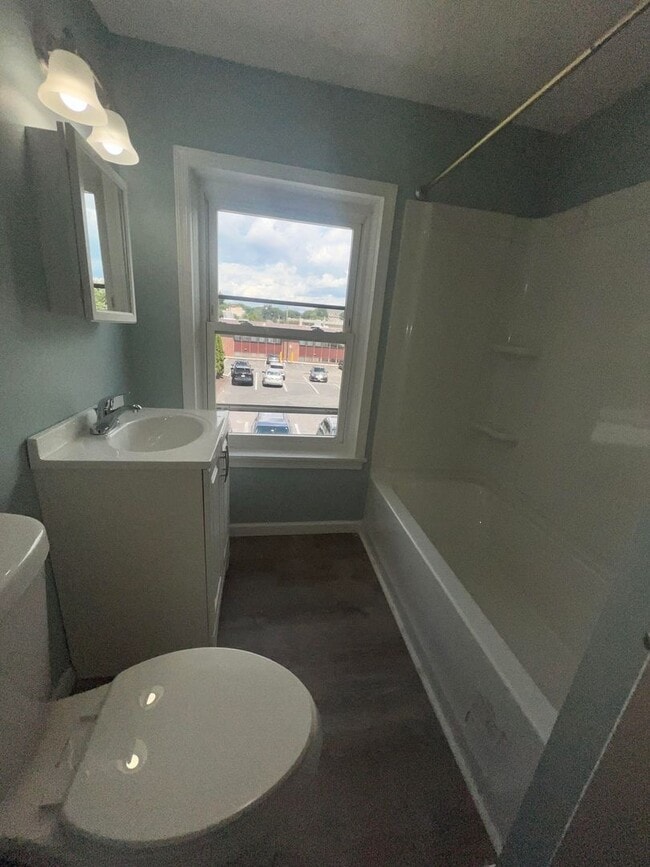 22 Pomeroy Ave in Pittsfield, MA - Building Photo - Building Photo