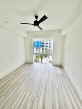 18631 NE 25th Pl, Unit 601 in Miami, FL - Foto de edificio - Building Photo