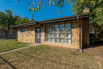 1233 S Vine St in Wichita, KS - Building Photo - Building Photo